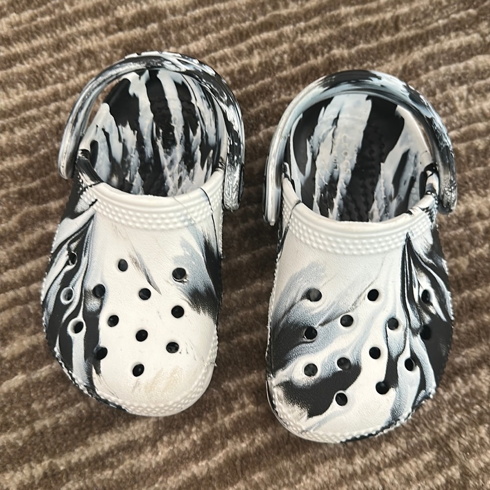 Crocs - marbled black and white toddler size 6